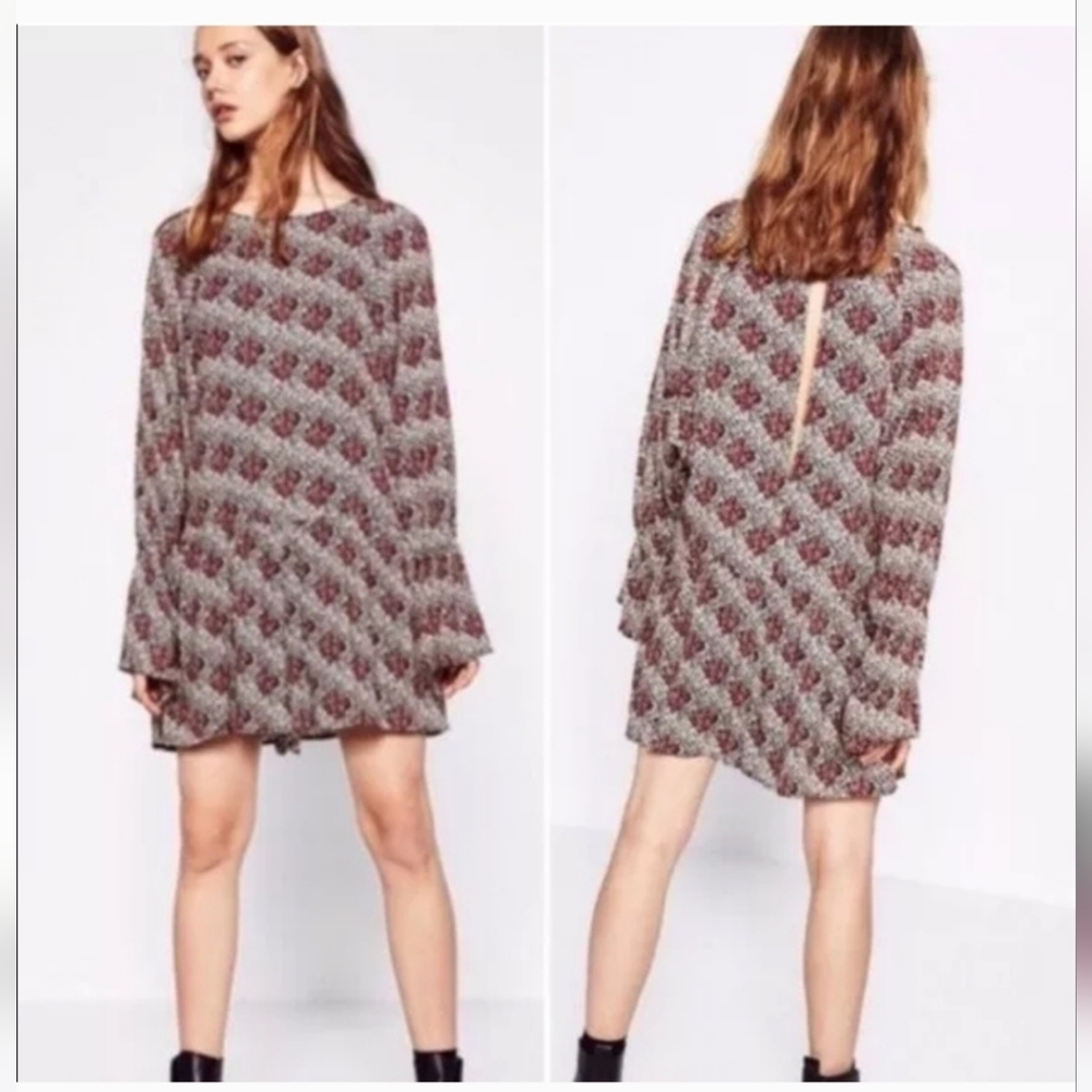 Zara Trafaluc Keyhole Nack Bell Sleeve Romper, Large